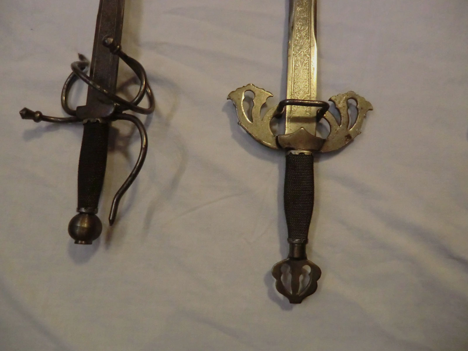 2x TOLEDO SPAIN Schwerter  aus Erbnachlass gut erhalten