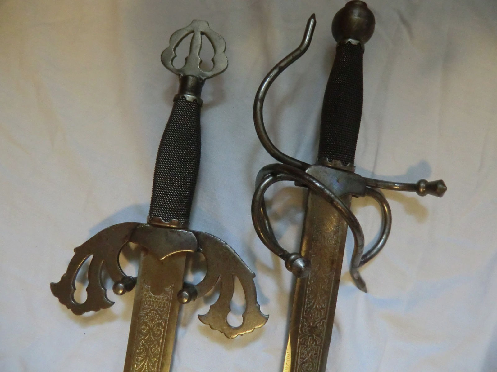 2x TOLEDO SPAIN Schwerter  aus Erbnachlass gut erhalten