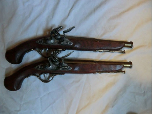 2 Deko - Duellpistolen Vorderlader Steinschloß Nachbildung von 1830