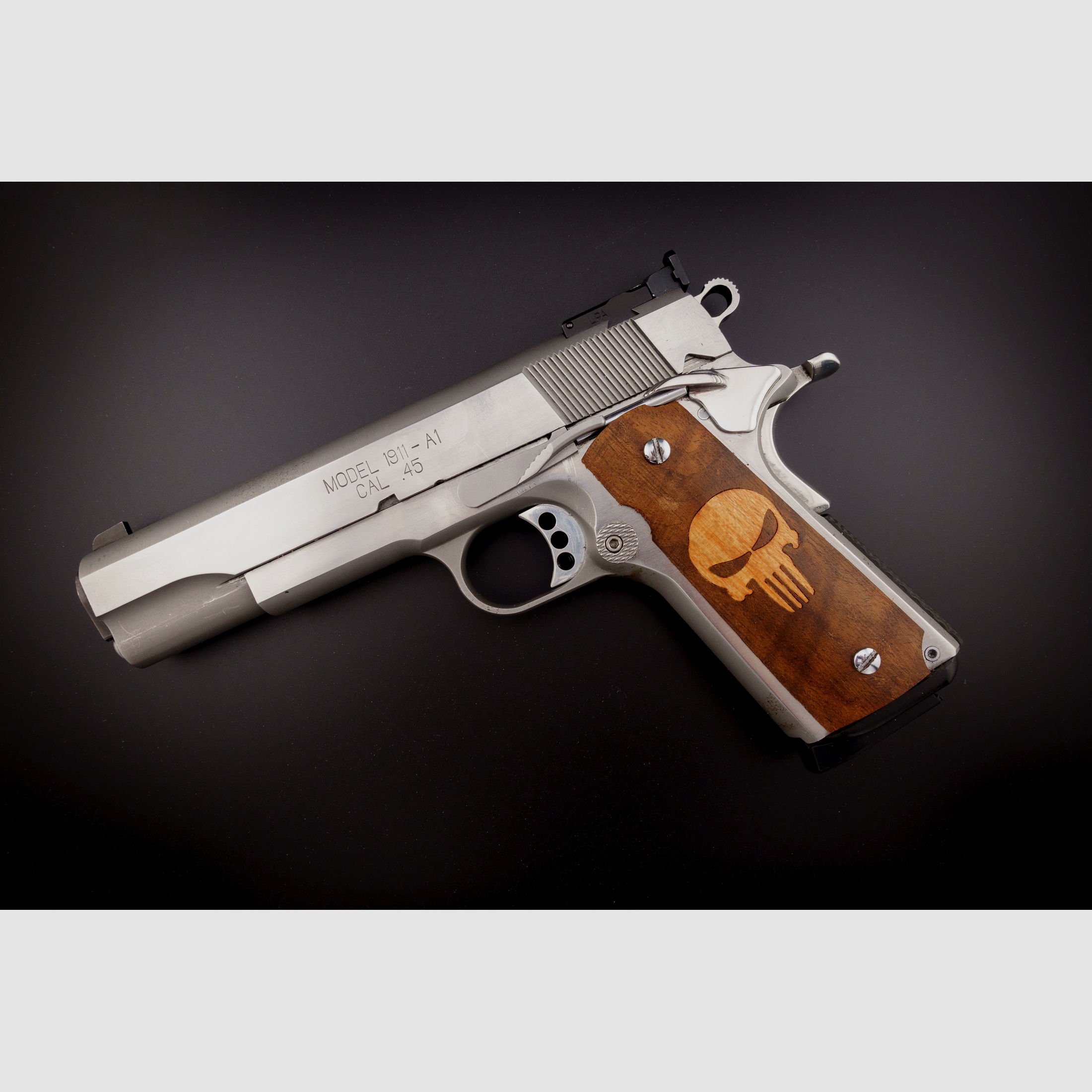 Colt 1911 A1 Griffschalen mit Punisher Inlay