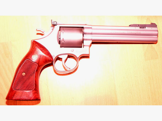 Smith & Wesson 686 Practical Champion Kal .357 Magnum Preis VB