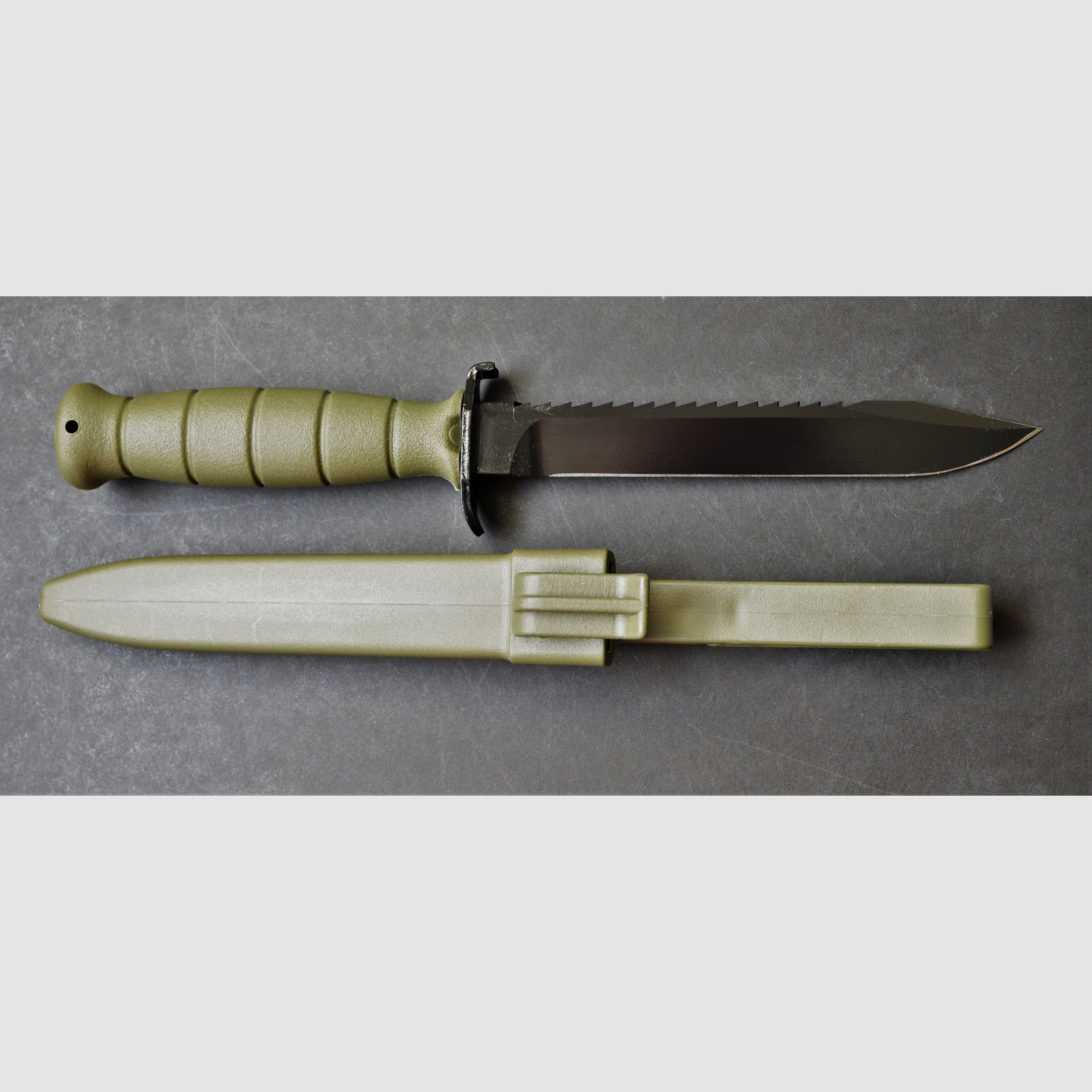 Glock Feldmesser FM 81 oliv – Militärisches Mehrzweckmesser