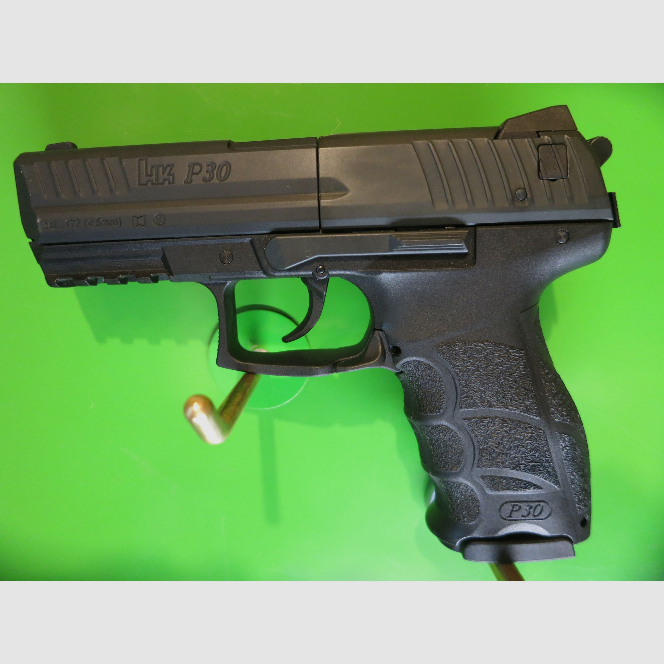 Heckler & Koch P30 Druckluft-Pistole 4,5 mm (.177) CO2. brüniert, wie neu      #75
