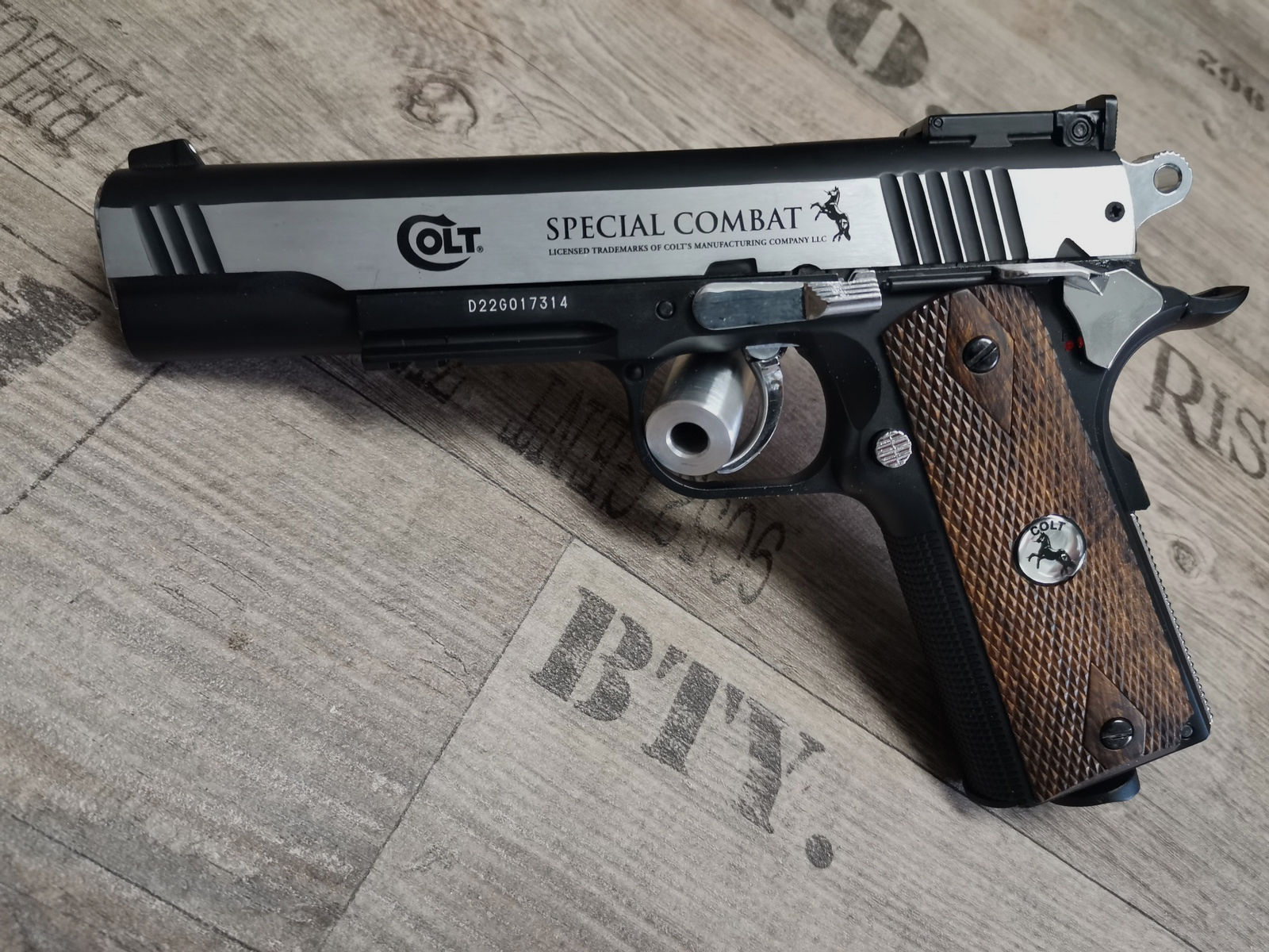 1911 Colt Special Combat Classic CO2 4,5mm Steel BB VOLLMETALL im SET