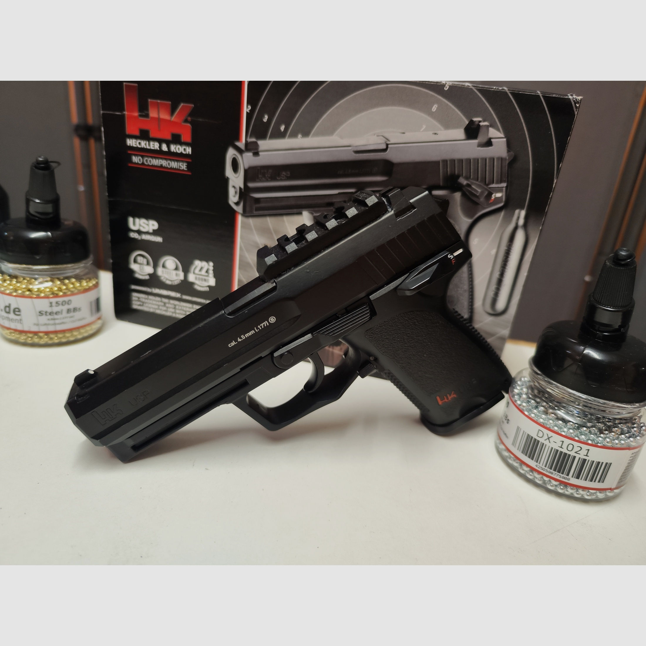 Heckler & Koch USP CO2 Pistole NBB 4,5 mm BB brüniert