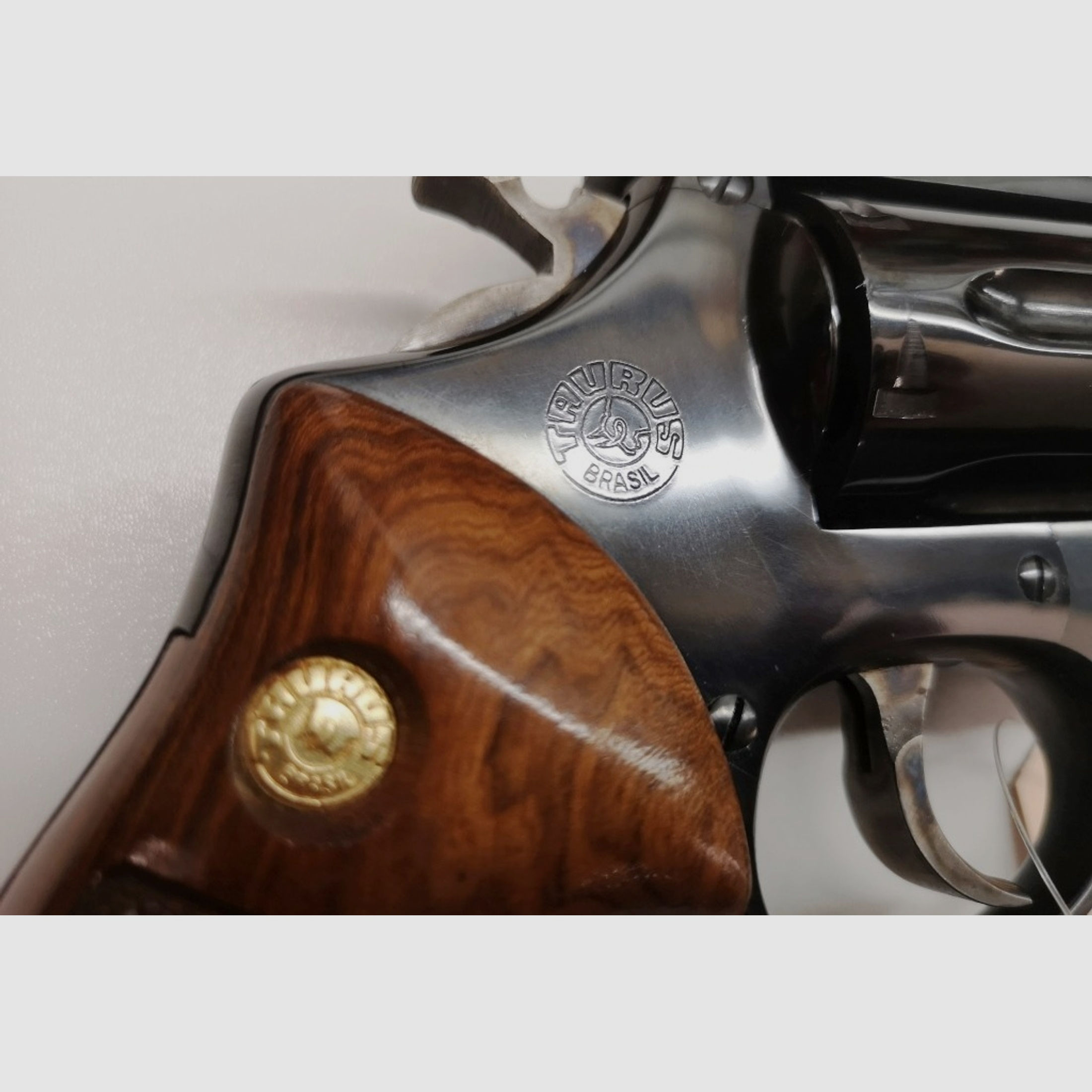 Revolver Taurus 66 blued
