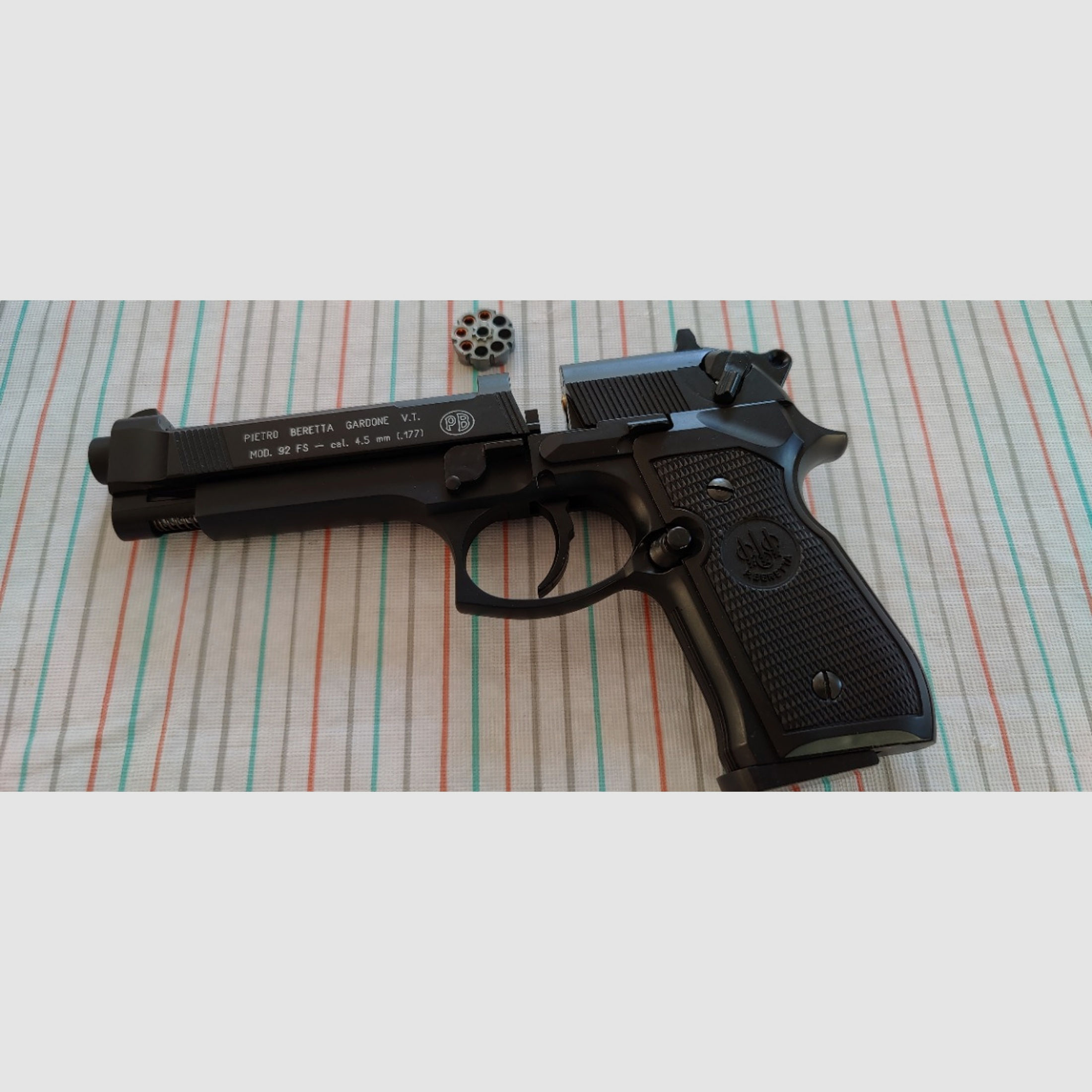 Beretta 92 FS,  C02  cal.4,5mm
