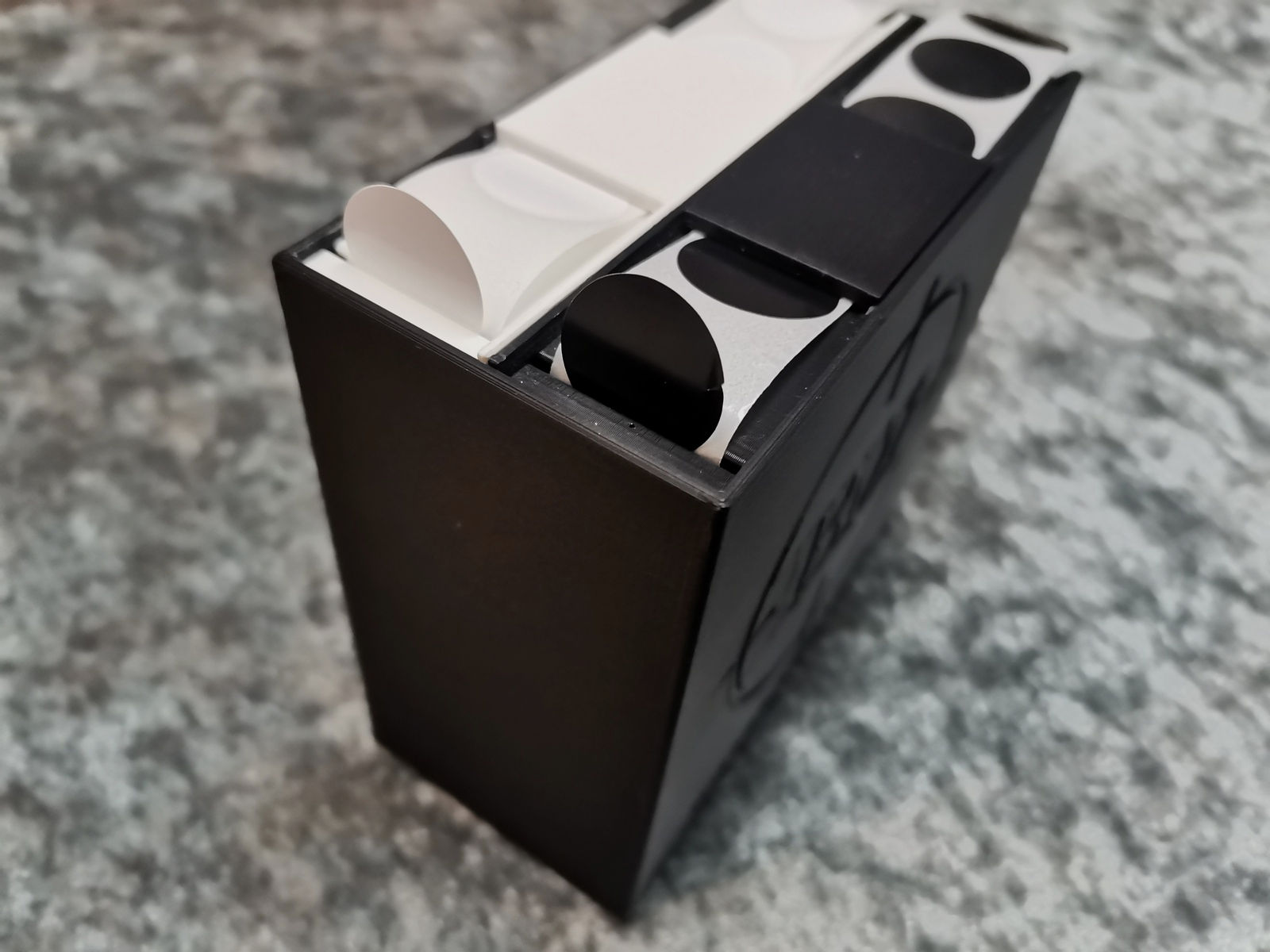 Schusspflaster Box  inkl. weiße & schwarze Pflaster Sportschütze 19mm Pflasterbox