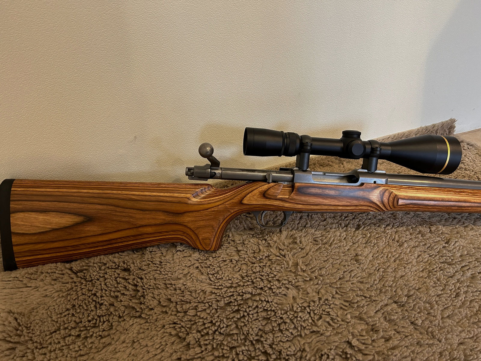 Ruger M77 MKII 22-250 Remington Leupold