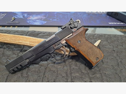 Walther P88 Champion