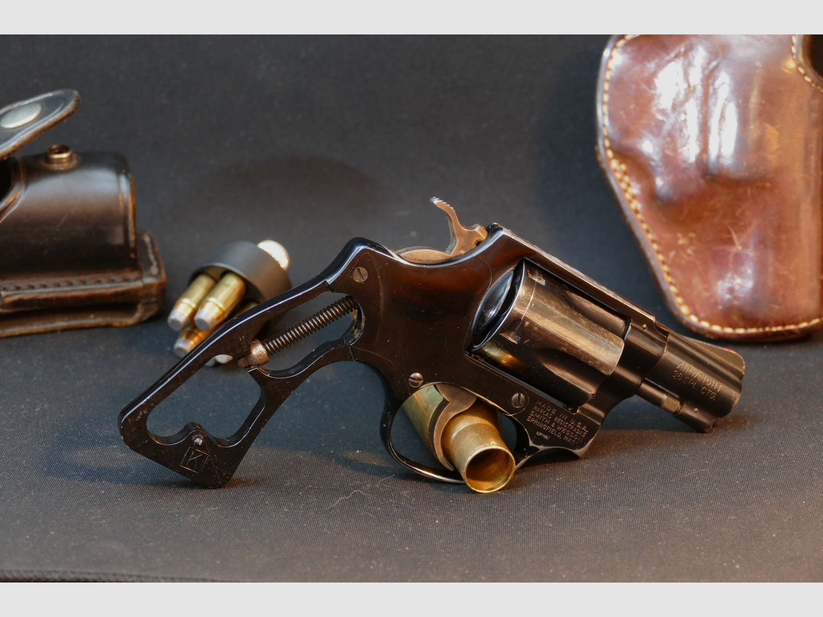 Smith & Wesson, Airweight, Mod. 37, J-Frame, .38Sp, Holster Bianchi, HKS Quickloader, WHB102