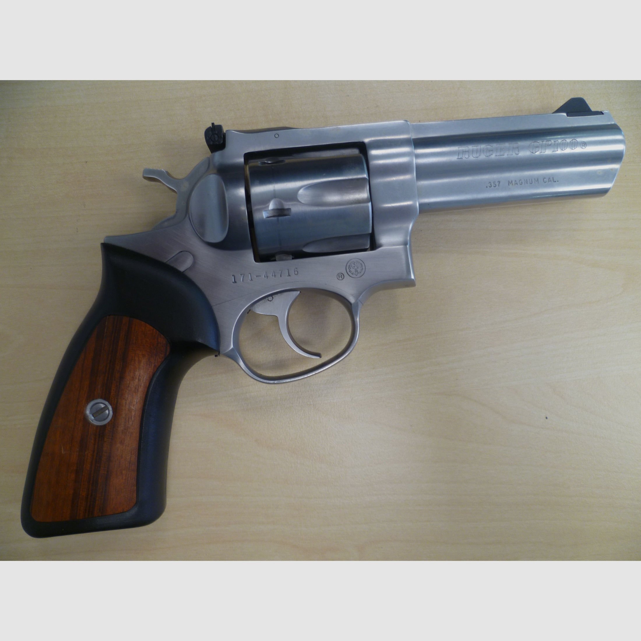 Revolver Ruger GP100  -  .357 Magnum