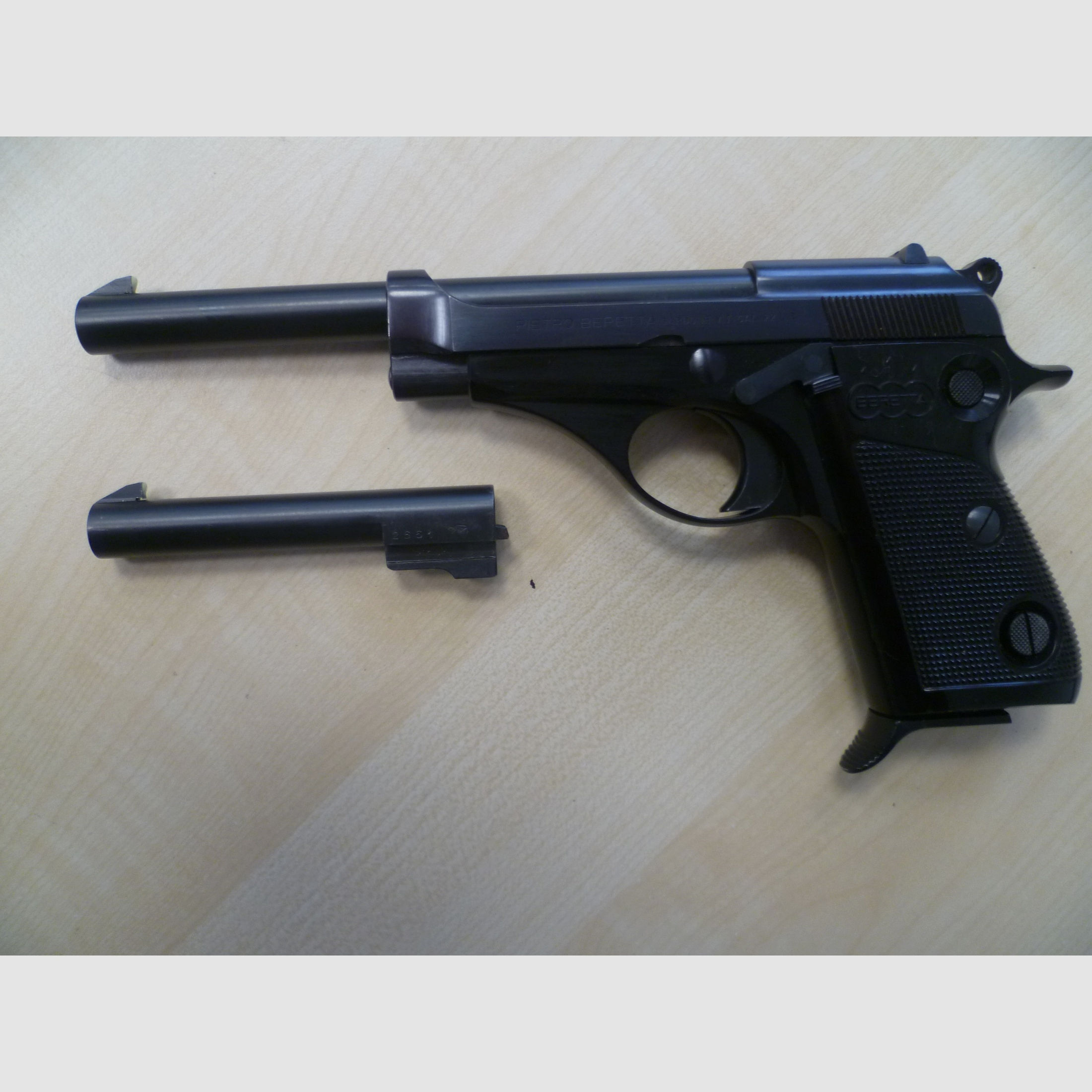 Pistole Beretta Model 71 .22 lr. mit Austauschlauf