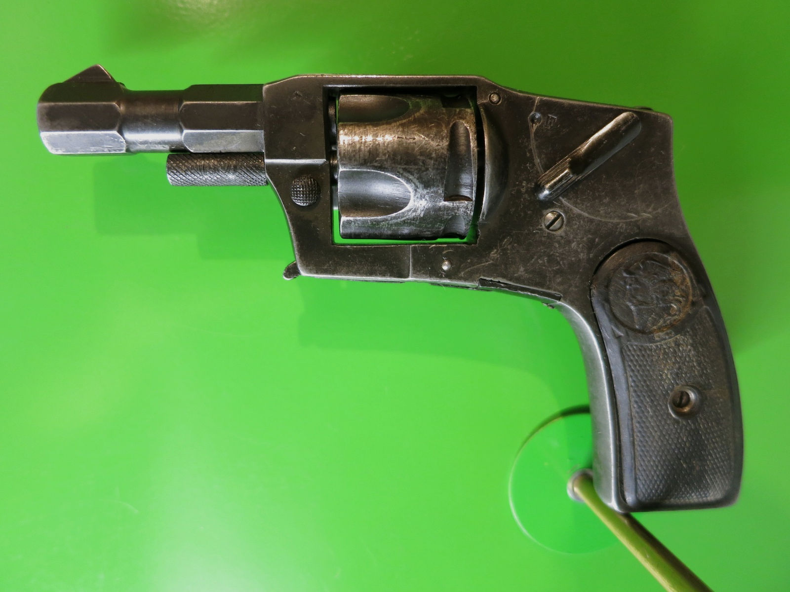 Friedrich Pickert, 'Hammerless' Revolver, Arminius Modell 7, Kal. 7,65 mm Browning     #90