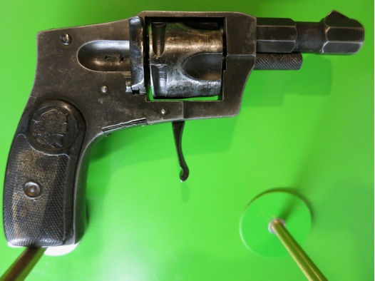 Friedrich Pickert, 'Hammerless' Revolver, Arminius Modell 7, Kal. 7,65 mm Browning     #90