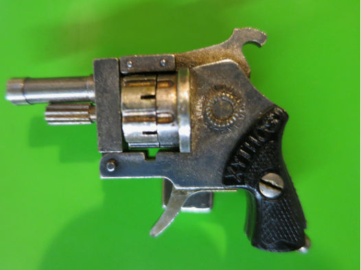 Xythos Automatic Revolver, Kal. 2 mm Berloque, absolute Rarität - erste Serie, kleinster Revolver?       #100