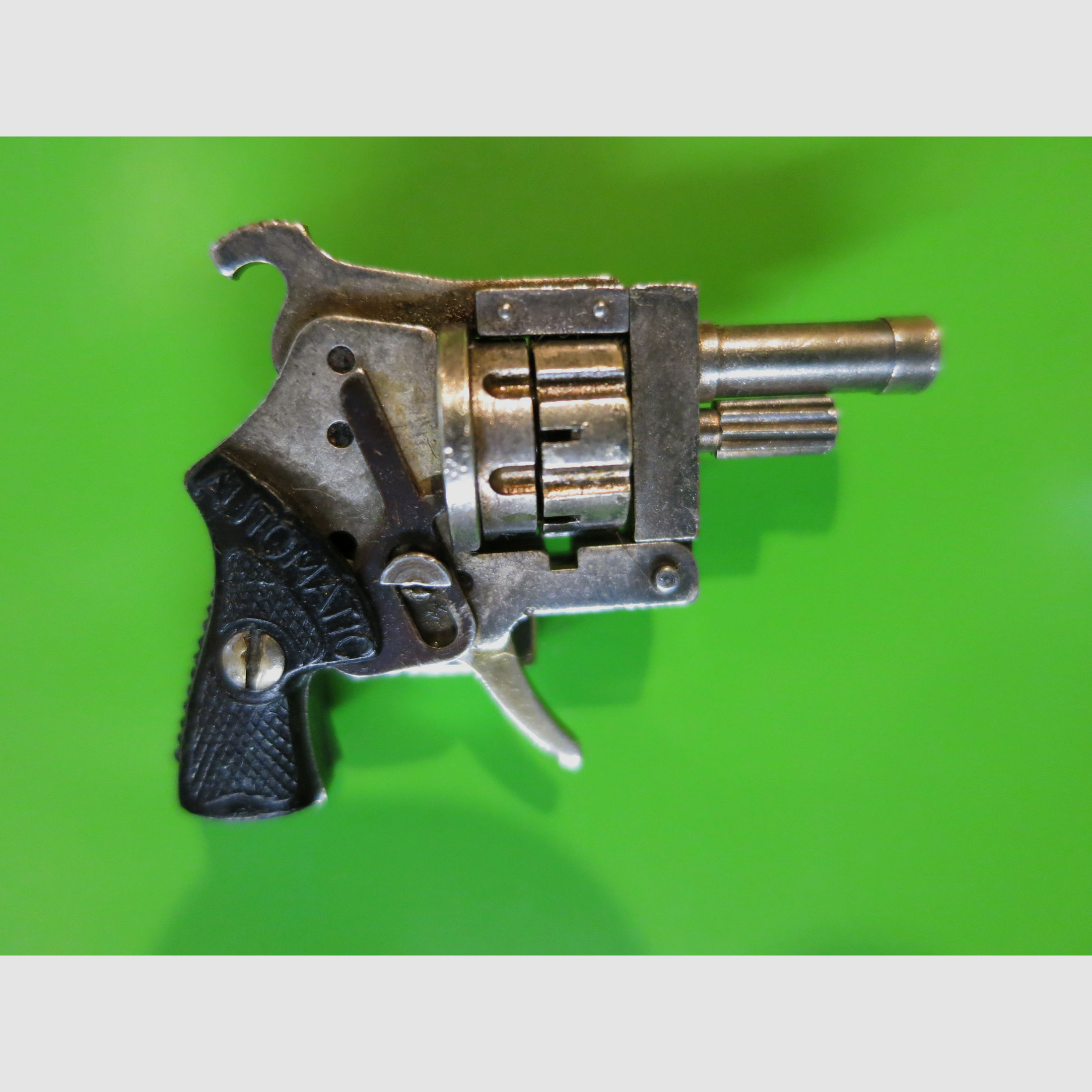 Xythos Automatic Revolver, Kal. 2 mm Berloque, absolute Rarität - erste Serie, kleinster Revolver?       #100